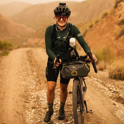 Artwork for the episode Racing in endurance bike packing events of more than 1'000km & 20'000m elevation│Julia Schopka